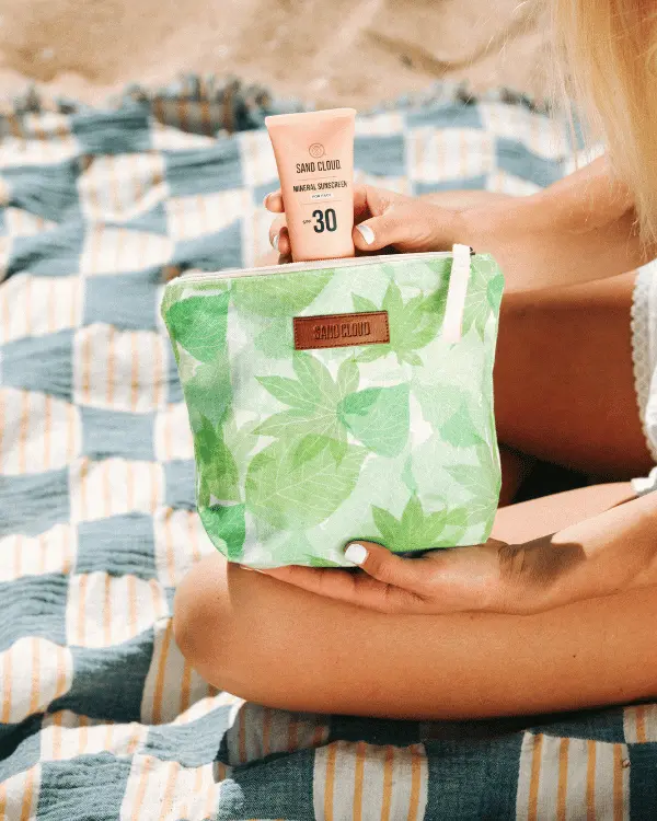 Alternative view of Leaves Zipper Pouch | Sand Cloud